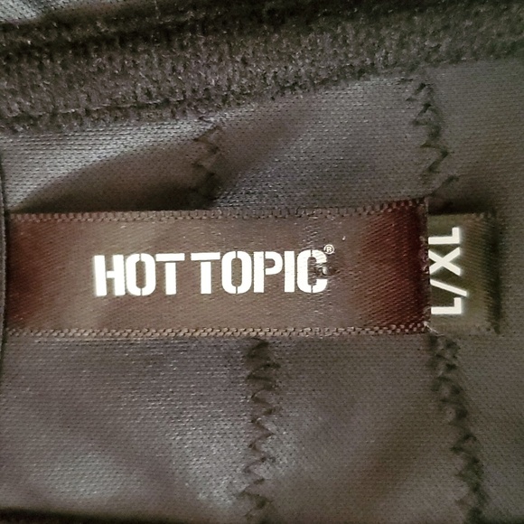 Hot Topic's Black Faux Leather & Lace Tutu - Picture 12 of 14